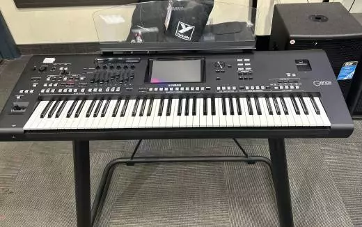 Yamaha - GENOS with stand!