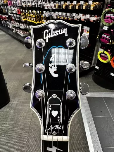GIBSON LES PAUL ACE FREHLEY MODEL W/CASE 2