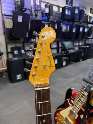 Fender - 011-0250-840 2