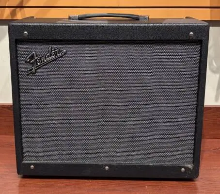 Fender - MUSTANG GTX100