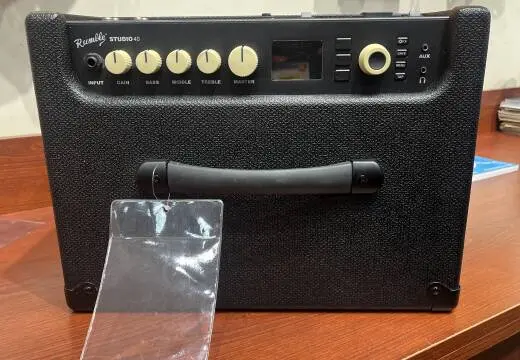 Fender - RUMBLE STUDIO 40 2