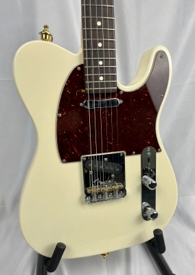 FENDER AMERICAN PROFESSIONAL II TELECASTER