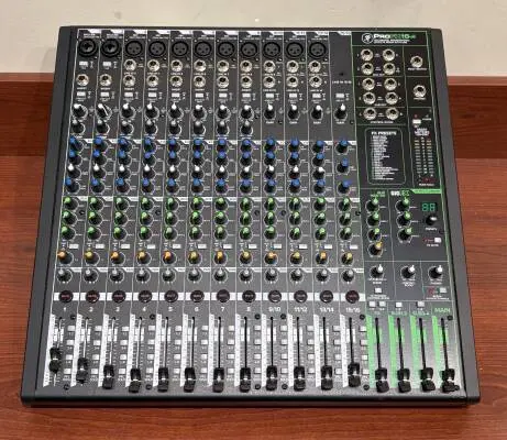 Mackie - PROFX16 V3 MIXER
