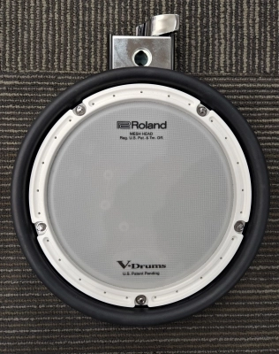 Roland - 6