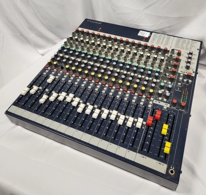 Soundcraft - FX16II