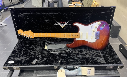 Gear Hunter | FENDER CUSTOM SHOP CUSTOM DELUXE STRAT