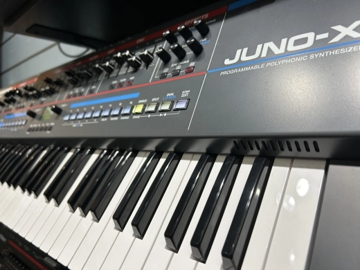 Roland - JUNO-X