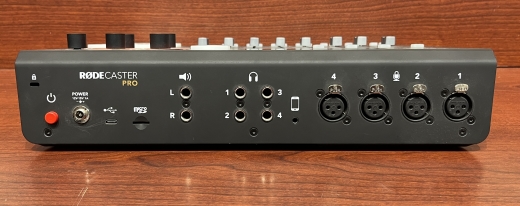 Store Special Product - Rode - RODECASTER PRO