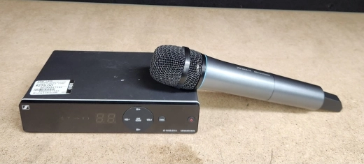Sennheiser - XSW 1-825