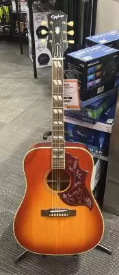 Epiphone - INSPIRED BY GIBSON HUMMINGBIRD CHERRY BURST IGMTHBCHGH