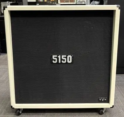 EVH - 5150 III ICONIC 4X12 CAB IVORY