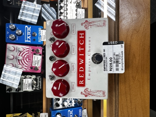 Gear Hunter | Empress Red Witch Deus Chorus Pedal