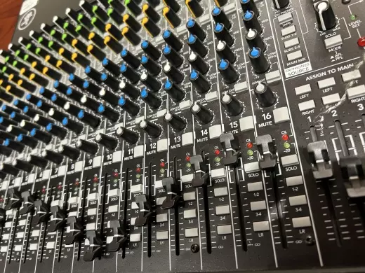 Mackie - 1604-VLZ4 2