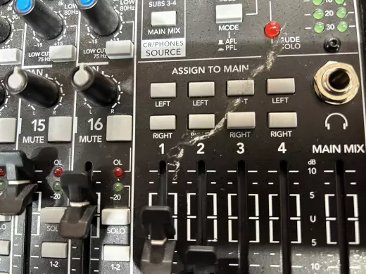 Mackie - 1604-VLZ4 3