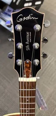 Godin Guitars - 5TH AVENUE CW KINGPIN 2