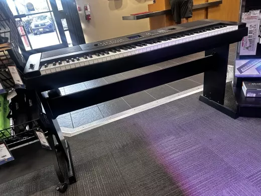 Yamaha - DGX650 B