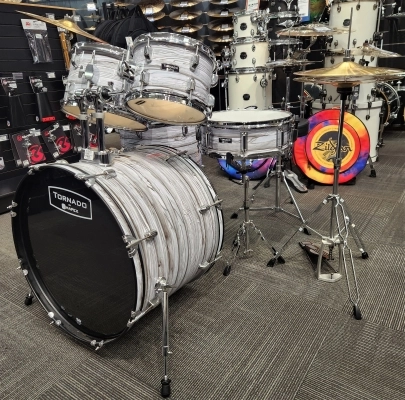 Mapex Tornado 5 PC With Hardware and Cymbals 2