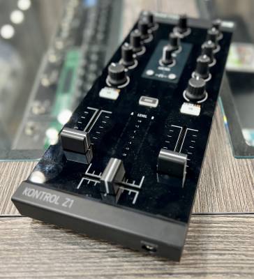 Store Special Product - Native Instruments - TRAKTOR KONTROL Z1
