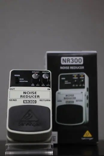Store Special Product - Behringer - NR300