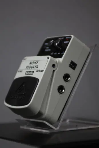 Store Special Product - Behringer - NR300