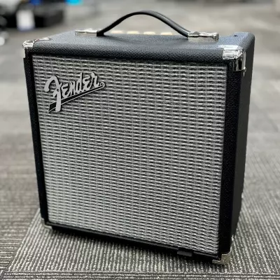 Fender - Rumble 15 Bass Combo