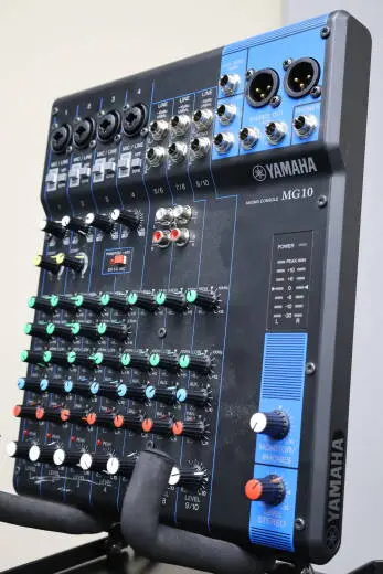 Yamaha - MG10 2