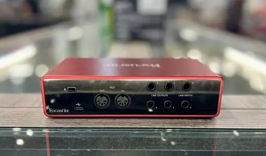 Focusrite - SCARLETT4I4MK3 2