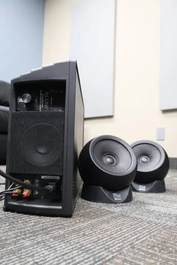 Kali Audio - ULTRA-NEARFIELD STUDIO MONITOR SYSTEM 2