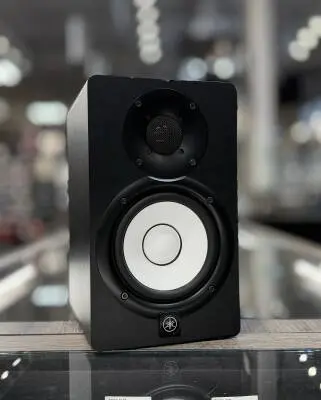 Yamaha - HS5