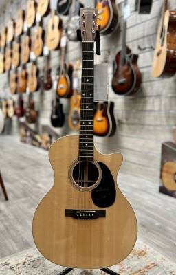 Martin Guitars - GRAND PERFORMANCE CUTAWAY