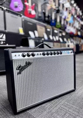 Fender - CUSTOM DELUXE REVERB