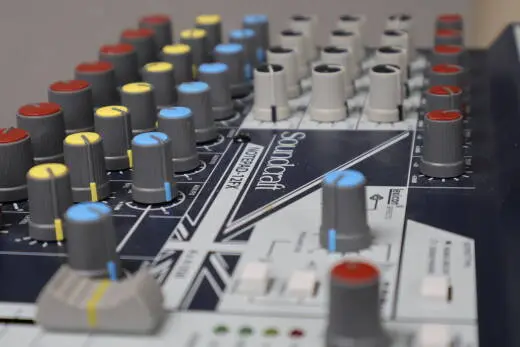 Soundcraft - NOTEPAD-12FX 2