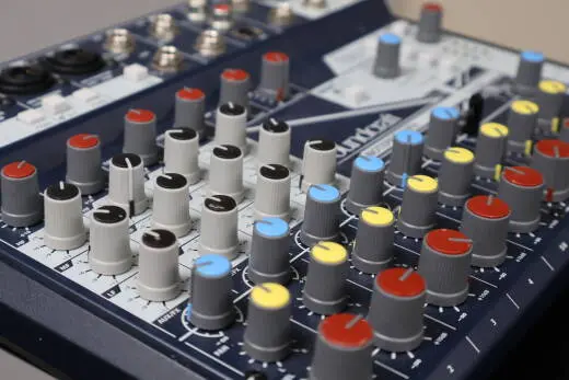 Soundcraft - NOTEPAD-12FX 2