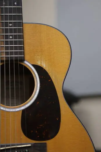Martin Guitars - 000JR-10E SHAWN MENDES 2