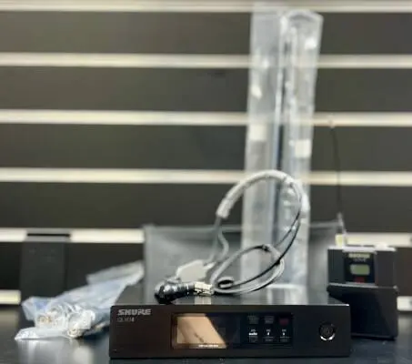 Shure - WIRELESS HEADSET SYSTEM 2