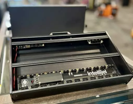 Intellijel - CASE-7U-104HP-B