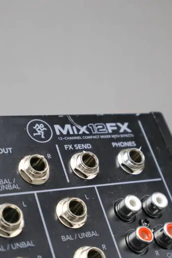 Mackie - MIX12FX 2