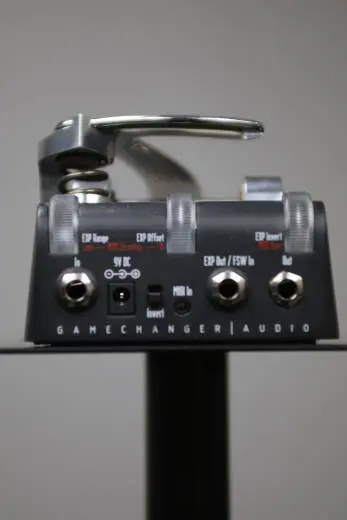Gamechanger Audio - BIGSBY PEDAL 2