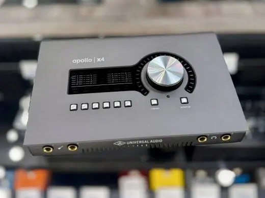 UA - APOLLO X4 Desktop Interface