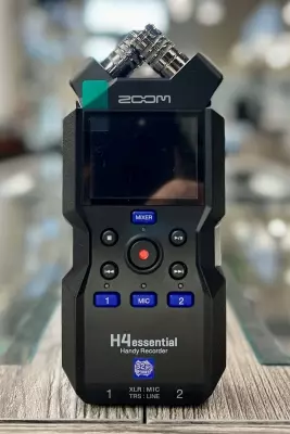 Zoom - H4 Essential