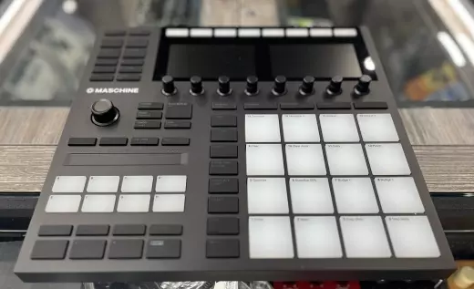 Native Instruments - MASCHINE MK3 2