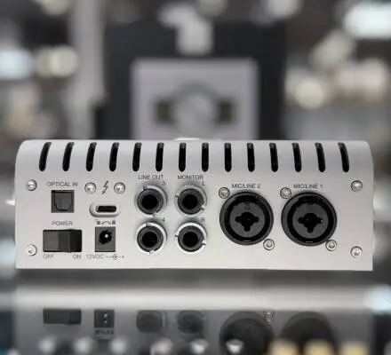 Universal Audio - UA-APTXDG2-ESS 2