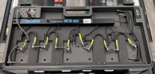 BOSS - BCB-60 Powered Pedal Board 2