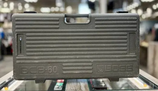 BOSS - BCB-60 Powered Pedal Board