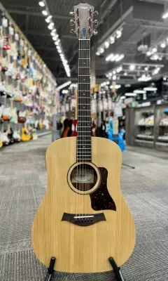 Taylor Guitars - Big Baby Taylor