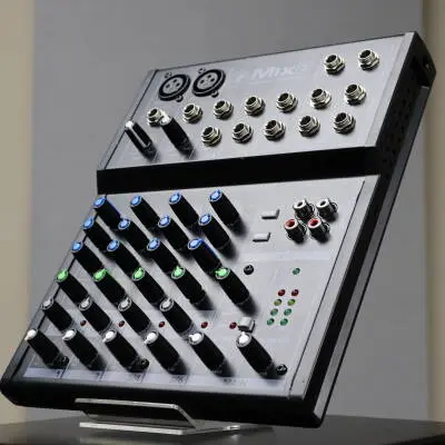 Mackie - MIX8 2