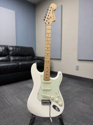 Fender - DLX ROADHOUSE STRAT MN OWT