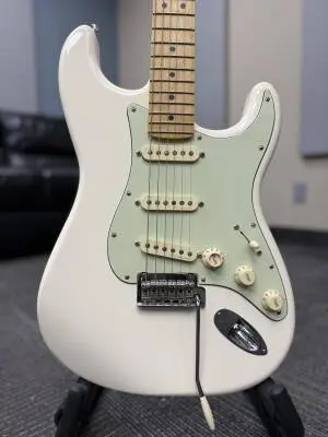 Fender - DLX ROADHOUSE STRAT MN OWT 2