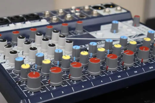 Soundcraft - NOTEPAD-12FX 2