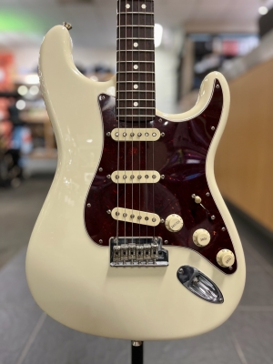 Fender - American Pro II Strat (Olympic White) 2